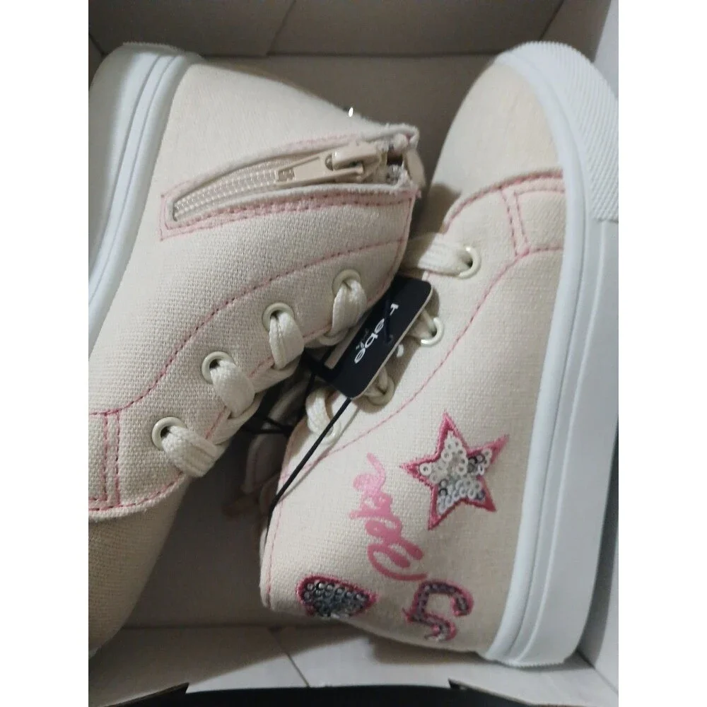 Bebe Size 9c Kids Shoes ivory color with box